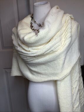 Cream Wrap heavy Acrylic Scarf